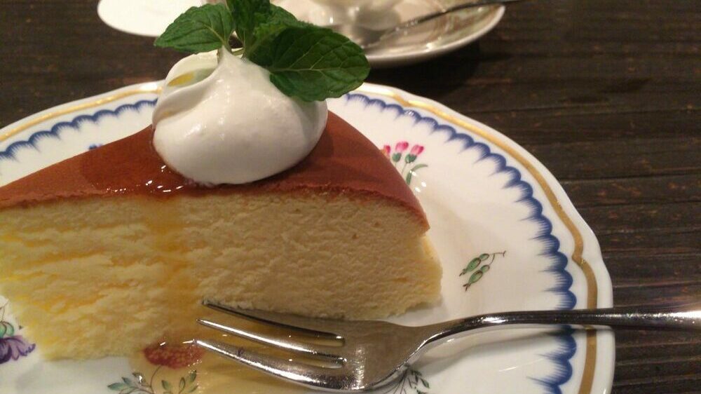 渋谷の茶亭羽當のレアチーズケーキの写真